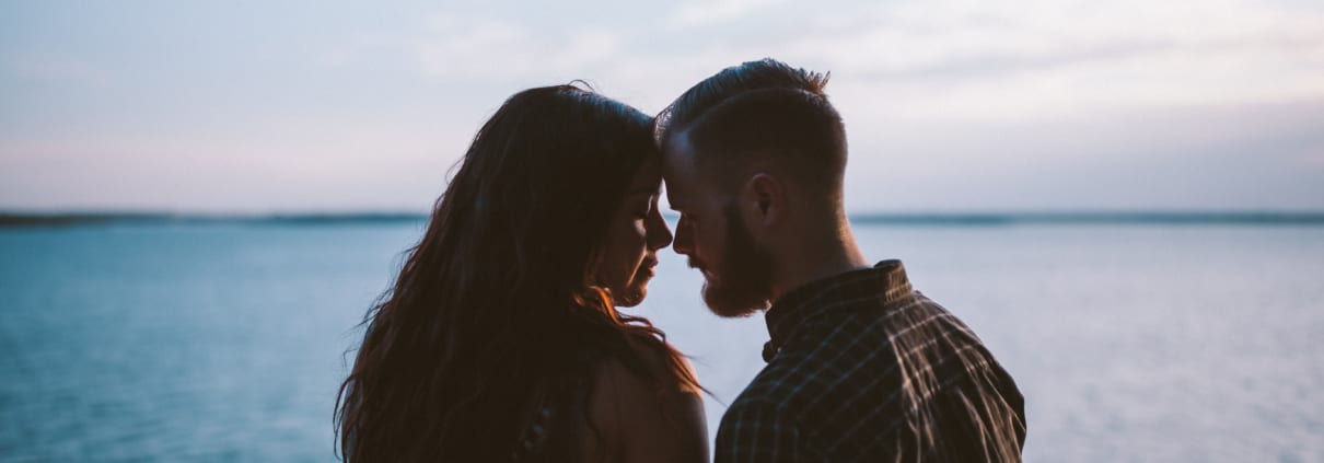 couple-at-lake