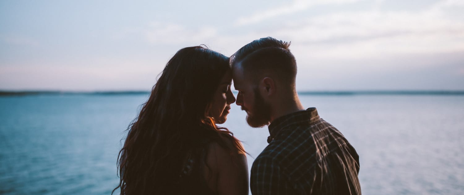 couple-at-lake
