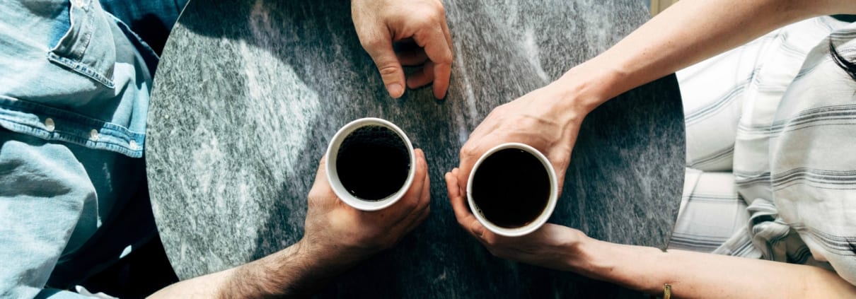 couple-at-coffee-shop