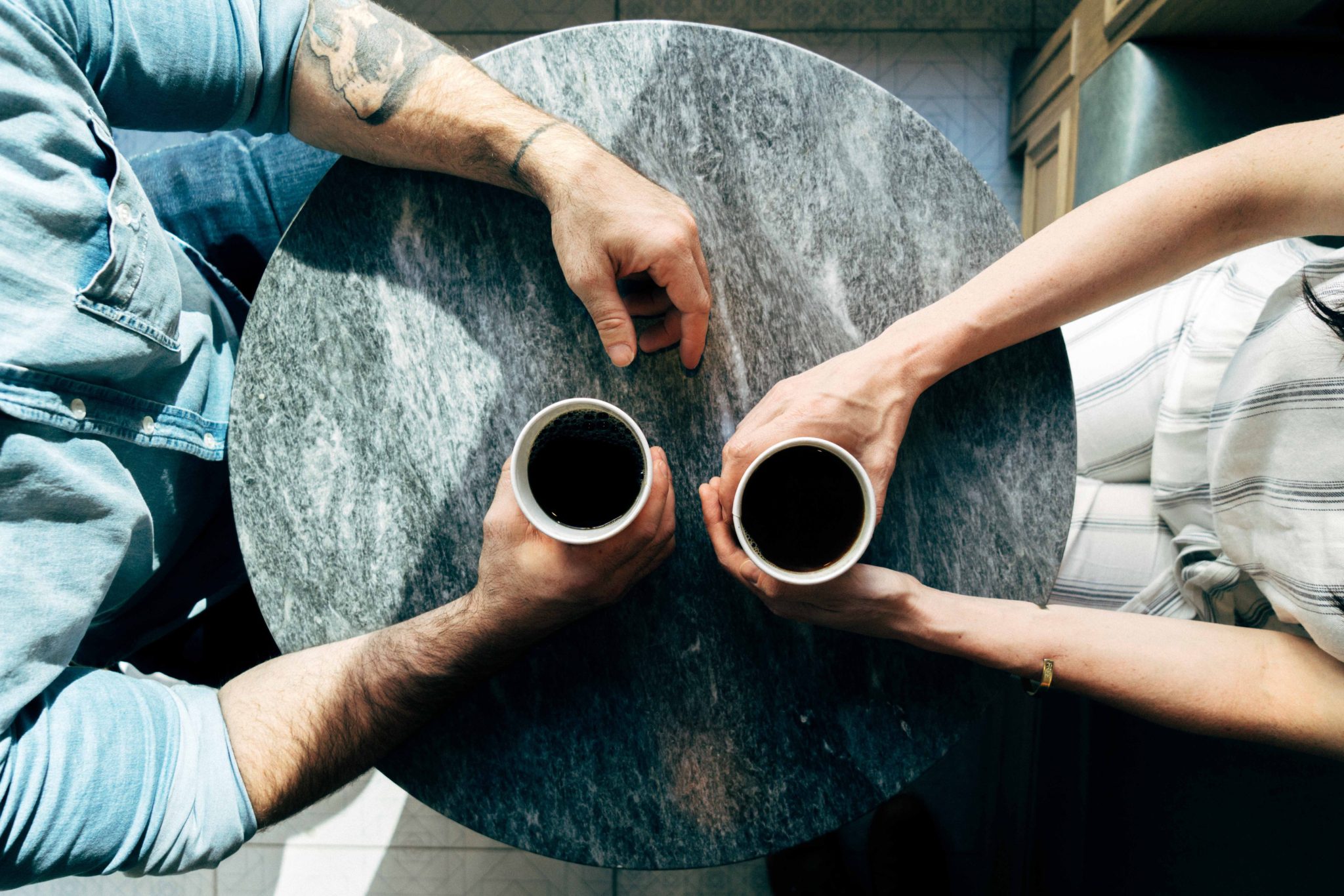 couple-at-coffee-shop
