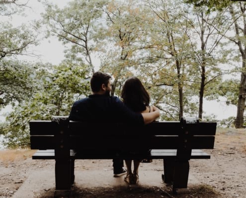 couple-on-park-bench