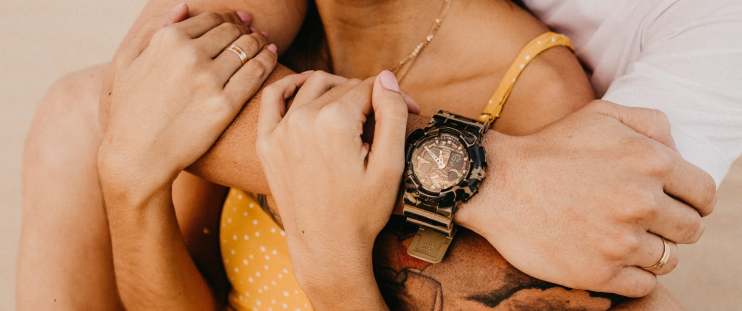 couple-embracing