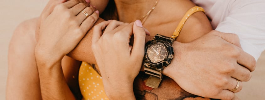couple-embracing