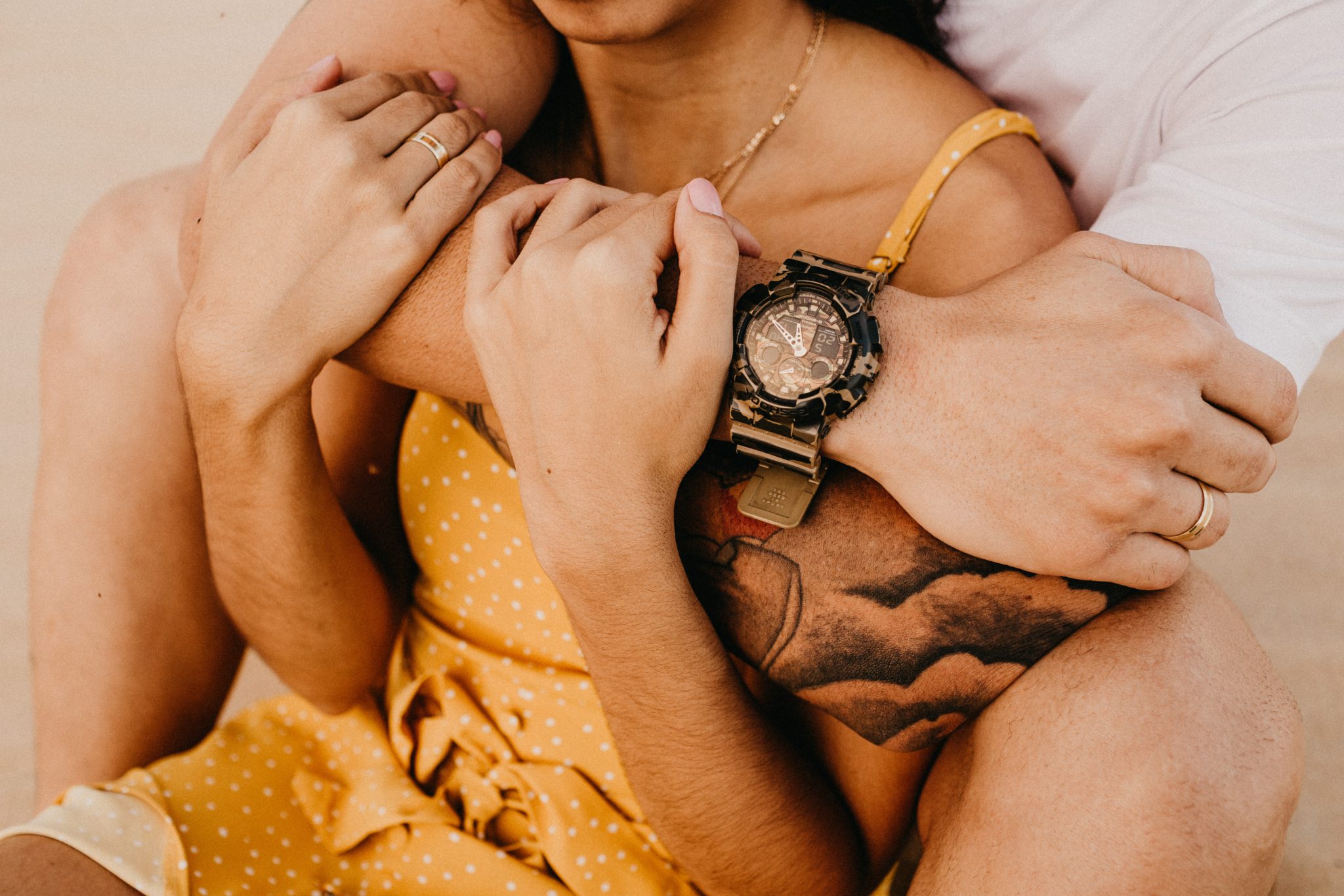 couple-embracing