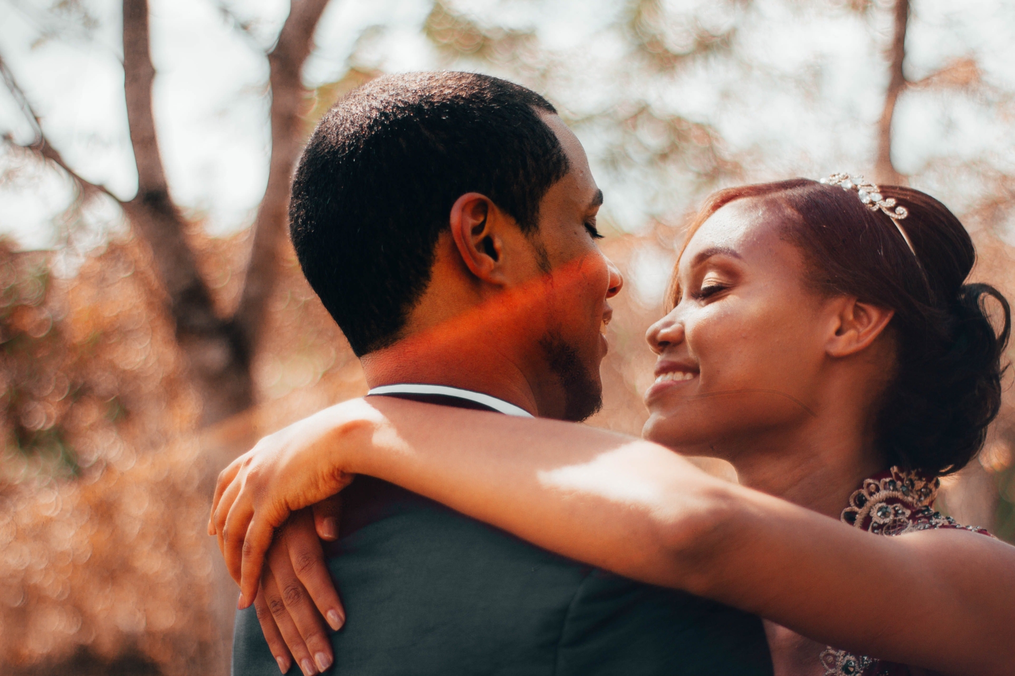 engaged-couple-smiling